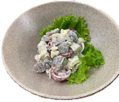 Салат с куриной грудкой и шампиньонами